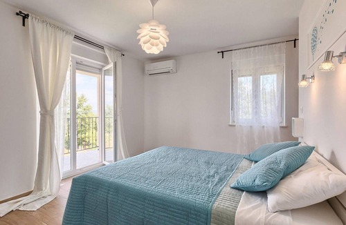 Rakalj House | Amazing home in Krnica