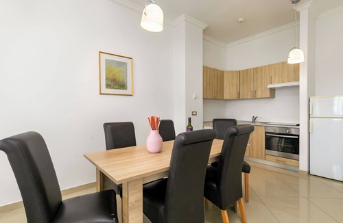 Novigrad Apartment | Aparthotel Rotonda Inn by Interhome