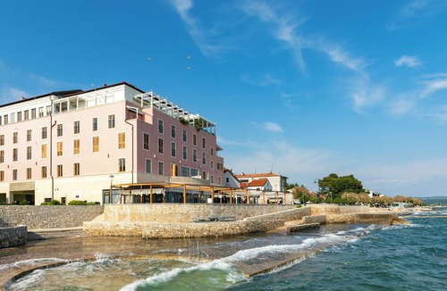 Novigrad Apartment | Aparthotel Rotonda Inn by Interhome