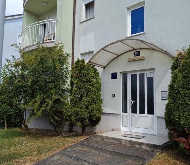Sesvete Apartment | Apartman H