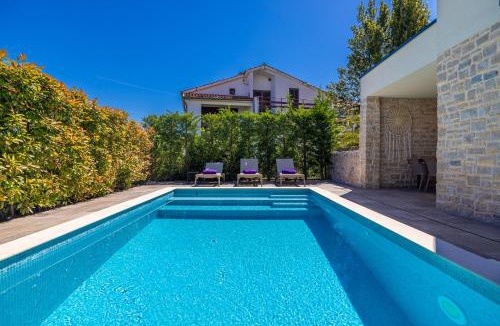 Njivice Apartment | Apartman SIORA s privatnim grijanim bazenom