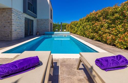 Njivice Apartment | Apartman SIORA s privatnim grijanim bazenom