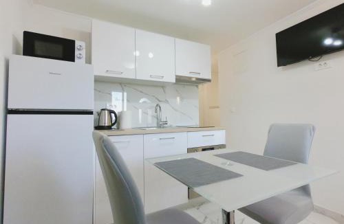 Razanac Apartment | Apartman Tina 2