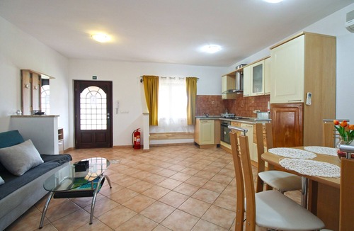 Pjescana Uvala Apartment | Apartment 2319/108626 (Istria - Pjescana Uvala), 100m from the beach