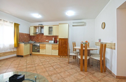 Pjescana Uvala Apartment | Apartment 2319/108626 (Istria - Pjescana Uvala), 100m from the beach