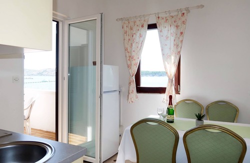 Barbat na Rabu Apartment | Apartment Ana by Interhome