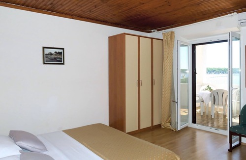 Barbat na Rabu Apartment | Apartment Ana by Interhome