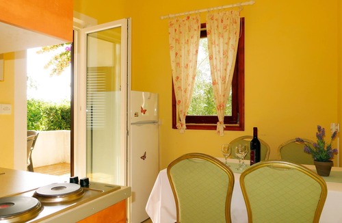 Barbat na Rabu Apartment | Apartment Ana by Interhome