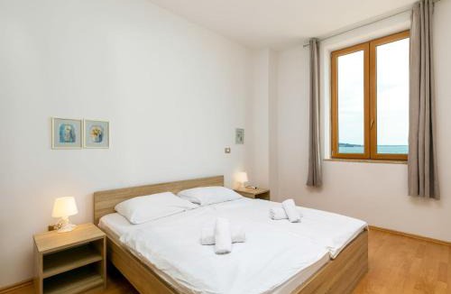 Novigrad Apartment | Apartment Aparthotel Rotonda Inn-1 by Interhome