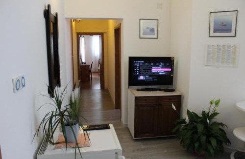 Drvenik Apartment | Apartment BenTen