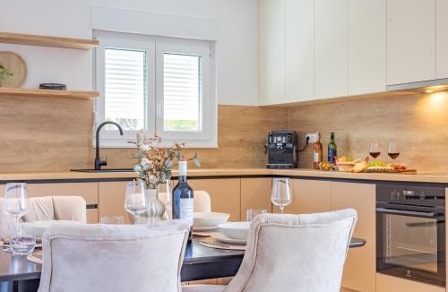 Batinici Apartment | Apartment Biokovo Residence J beach parking included