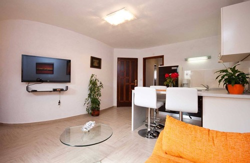 Baska Apartment | Apartment Bozo Baska on the ground floor with terrace