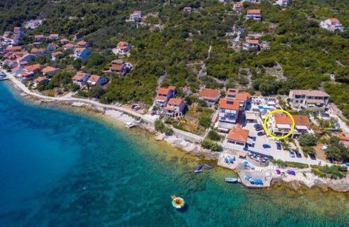 Mali Iz Apartment | Apartment Davor - 20m from sea : A2 Mali Iz (Island Iz), Zadar riviera