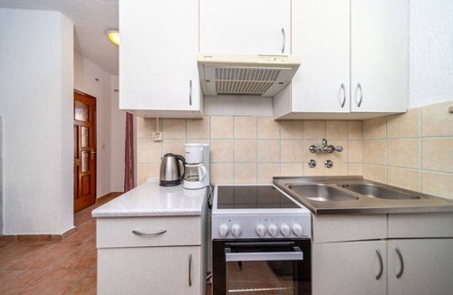 Barbat na Rabu Apartment | Apartment in Barbat with Balcony, Air condition (660-3)
