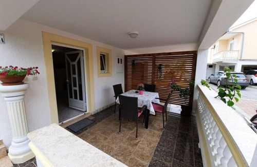 Kampor Apartment | Apartment in Kampor with Terrace, WIFI (4235-4)