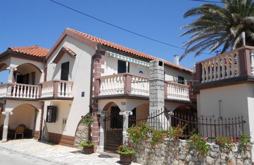 Privlaka Apartment | Apartment in Privlaka with Balcony, Air condition, WIFI, Dishwasher (878-1)