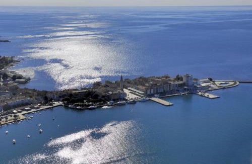 Savudrija Apartment | Apartment in Savudrija with sea view, terrace, air conditioning, Wi-Fi (123-9)