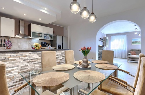 Galizana Apartment | Apartment L&V by Interhome