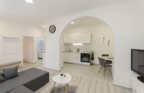 Skradin Apartment | Apartment Maja with Jacuzzi (94371-A1) - Rupe