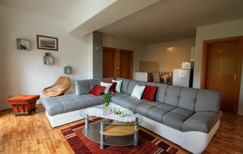 Rakovica Apartment | Apartment Medeni