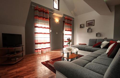 Rakovica Apartment | Apartment Medeni