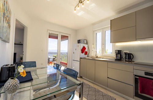 Drenje Apartment | Apartment mit Wunderschönem Meerblick nur 5 Minuten vom Strand Entfernt