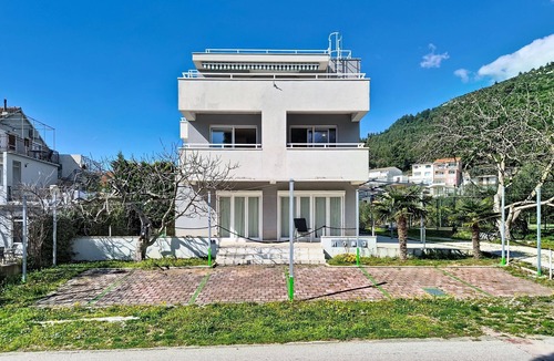 Gradac Apartment | Apartment Rilić by Interhome
