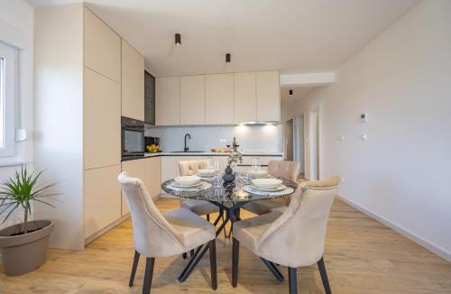 Batinici Apartment | Apartment Ružmarin Residence J beach parking included