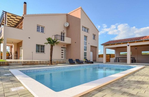 Pirovac Apartment | Apartment Villa Luana with private pool
