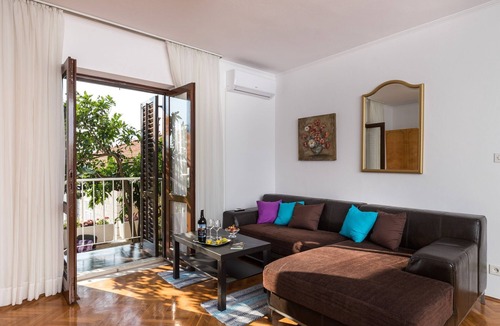 Pile Apartment | Apartment Vukic - Studio Apartment with Terrace and Garden View