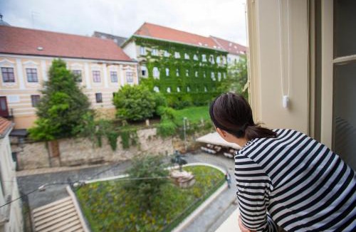 Donji Grad Apartment | Apartment with a View Zagreb - Center