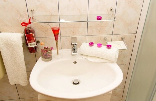 Pisak Apartment | Apartments Alexadrina, (14925), Pisak, Croatia