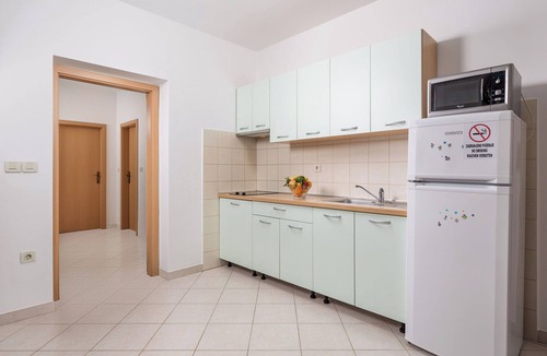 Kraljevica Apartment | Apartments and Room Slavica (68421-A1) - Kraljevica