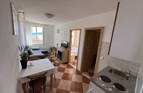 Cove Tri Zala (Zrnovo) House | Apartments and Rooms Katja & Egon