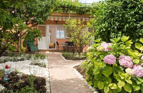 Zupa dubrovacka Apartment | Apartments Bibijana- Premium Studio Apartment with Patio and Sea View (APARTMAN 3)