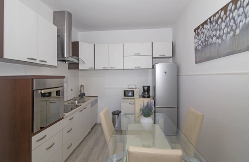 Ploce Apartment | Apartments Isabora - Two-Bedroom Apartment with Terrace and Partial Sea View (Nea)