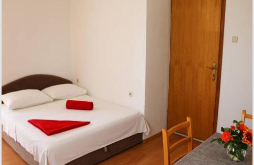 Podglavica Apartment | Apartments Juras - Studio Apartment with Loggia Ana
