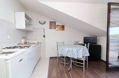 Blato Apartment | Apartments Karbuni By The Sea - One Bedroom apartment with Terrace and Sea View (A4)