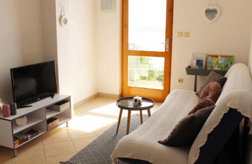 Lozica Apartment | Apartments Lovro - One Bedroom Apartment with Terrace and Sea View 2