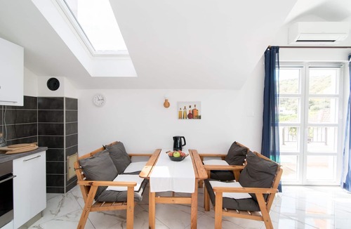 Postira Apartment | Apartments Mare- One Bedroom Apartment with Garden View A3 (ST)