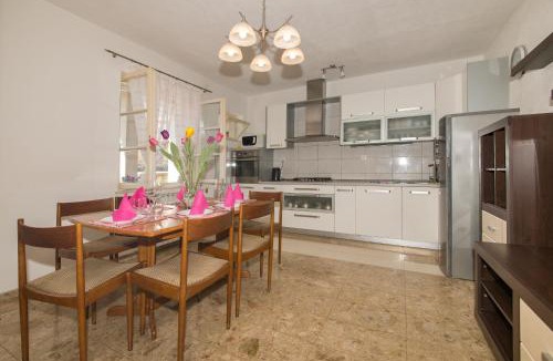 Vrpolje Apartment | Apartments Marieta
