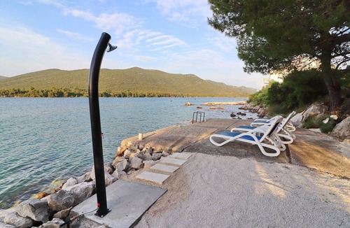 Hodilje Apartment | Apartments More & Ja - One Bedroom Apartment with Terrace and Sea View (1. istok)