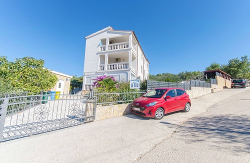 Podglavica Apartment | Apartments Nedi (121591-A1) - Stupin Celine