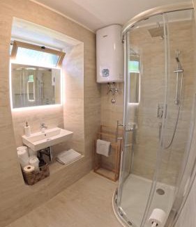 Tar Apartment | Apartments Percic