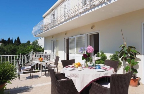 Slano Apartment | Apartments & Room Eva Slano - Two Bedroom Apartment with Terrace and Sea View (Veliki)