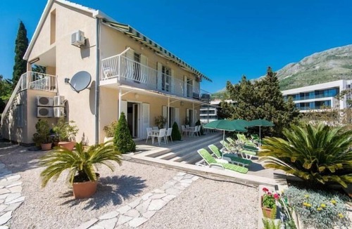 Srebreno Apartment | Apartments & Rooms Jokovic-Standard Double Room with Terrace and Partial Sea View (SOBA 5)