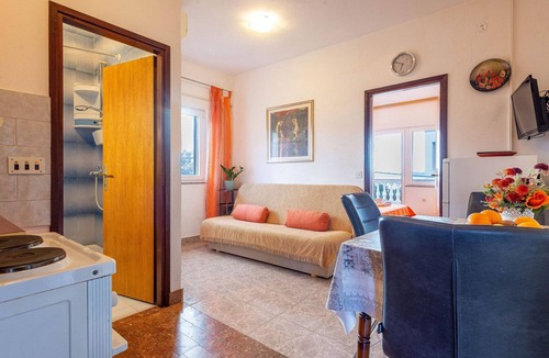 Kozino Apartment | Apartments Snježana, (1712), Kožino, hr
