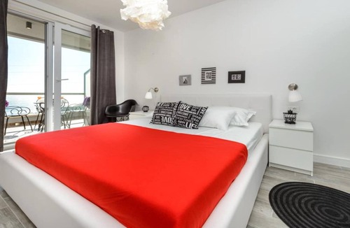 Mlini Apartment | Apartments Villa Capitano - Two Bedroom Apartment with Balcony and Sea View (CRNI)
