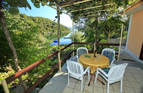 Zrnovo Apartment | Apartments Villa Cebalo Korčula - Standard One Bedroom Apartment with Terrace and Sea View EMA
