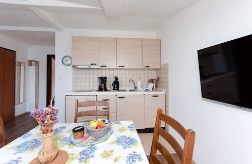 Banjol Apartment | Apartments Zoran (84611-A3) - Banjol - island Rab